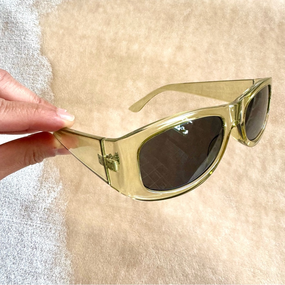 Y2K Clear Light Green Plastic Sunglasses - Picture 3 of 4
